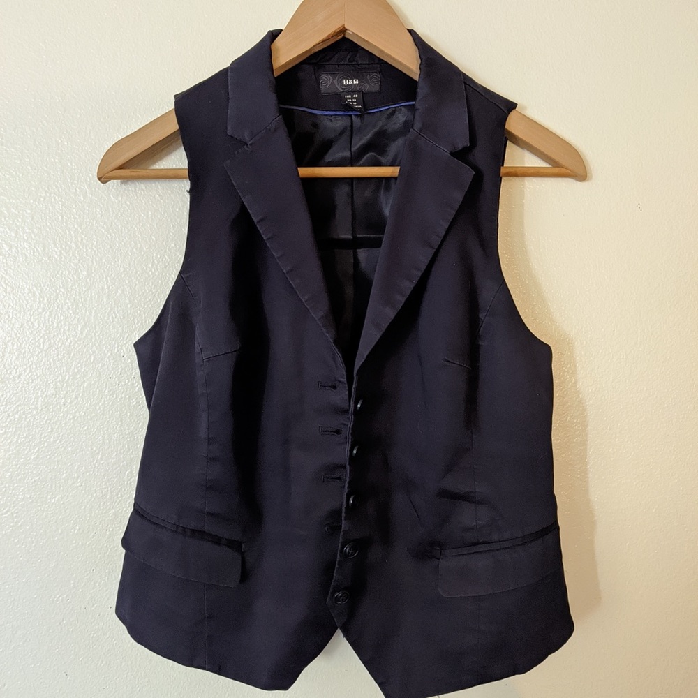 Dark blue vest